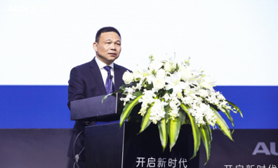 黃渤亮相奧克斯發(fā)布會(huì) “互聯(lián)網(wǎng)直賣”開(kāi)啟行業(yè)新時(shí)代
